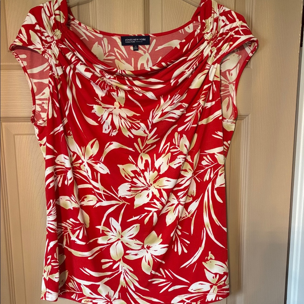 Jones New York Red and Cream Floral Cowl Neck Cap Sleeve Top